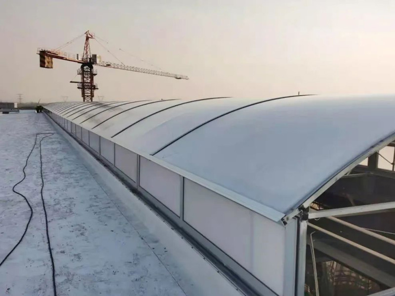 
圓拱型電動(dòng)采光排煙天窗
